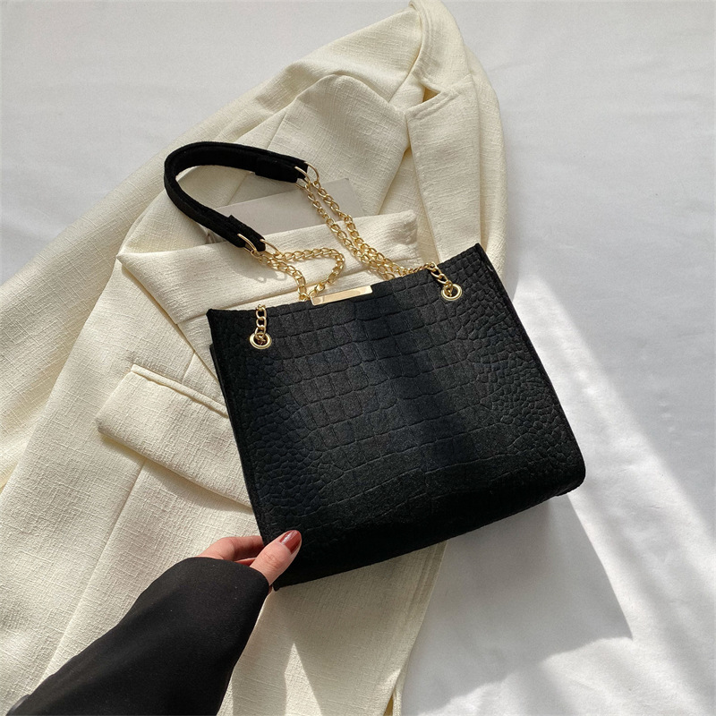 Top quality brand new free delivery designer bag fashion chain tote bag, multifunctional texture crocodile pattern temperament women's shoulder b