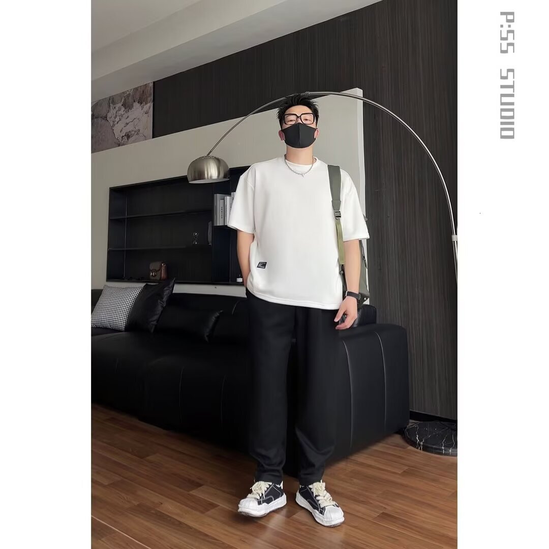 Fashionable Men's Summer Designer Designs Loose Sports And Casual Half Sleeved Round Neck T-shirt Clothing