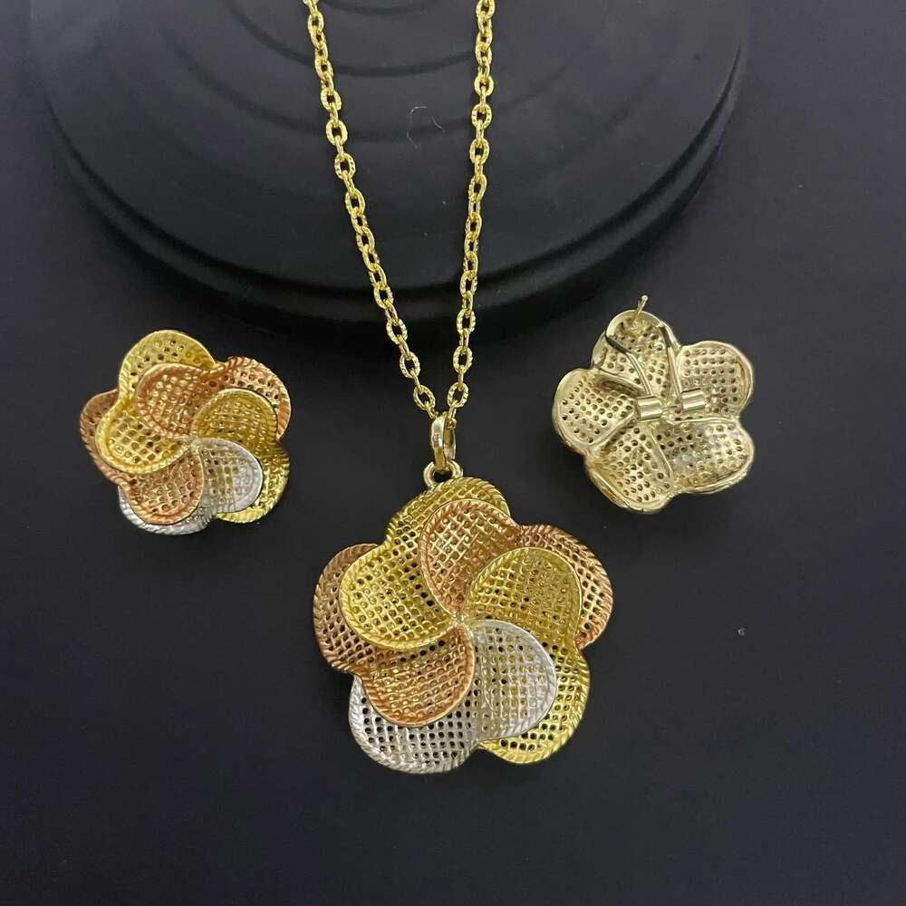 Italy Classic Gold Plated Necklace Earrings And Pendant Sets Dubai Fashion Wedding Party Accessories Jewelry Gifts