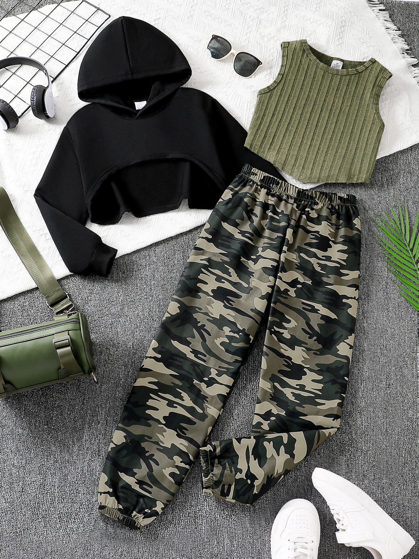 Childrens Spring and Autumn Girls Fashion 3-piece Short Sleeve HoodieKnitted Tank TopCamouflage Pants - Military Green 250515