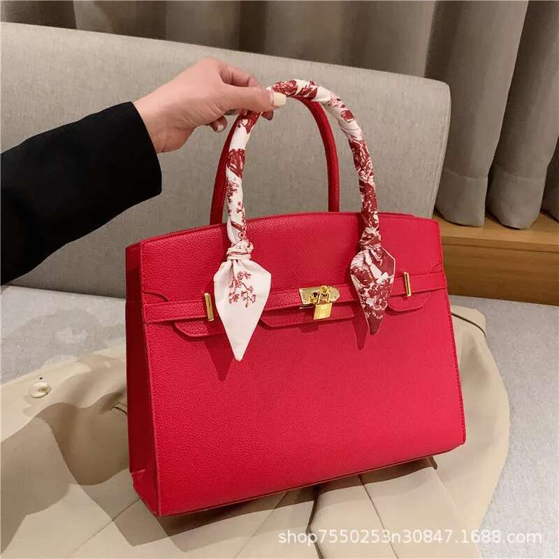 2025 New Hot Selling Fashion Women's Multi Functional Style Horseback Underarm Bag Diagonal Silk Scarf Handbag