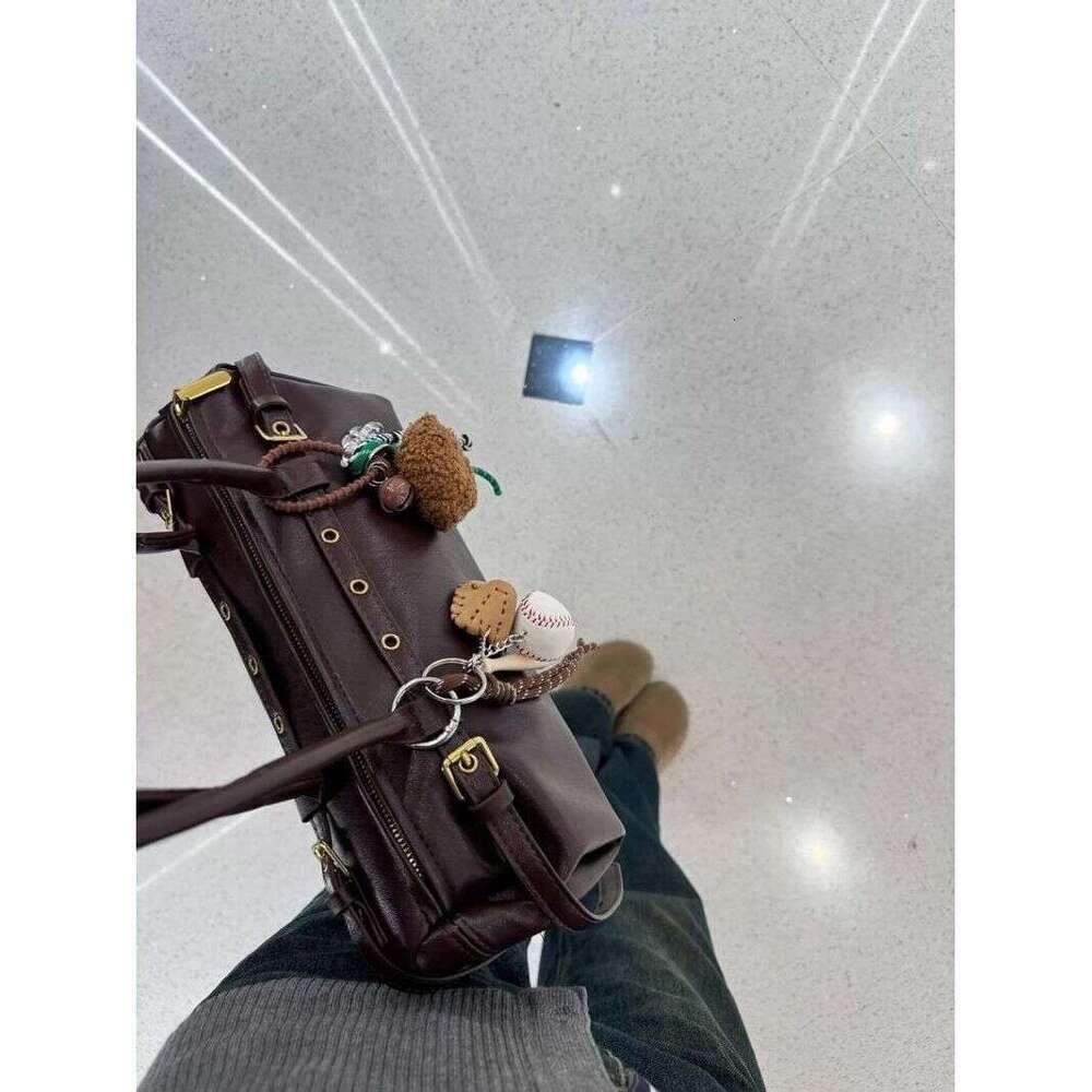 High end niche underarm for women 2025 new autumn and winter fashion handbag versatile commuting shoulder bag