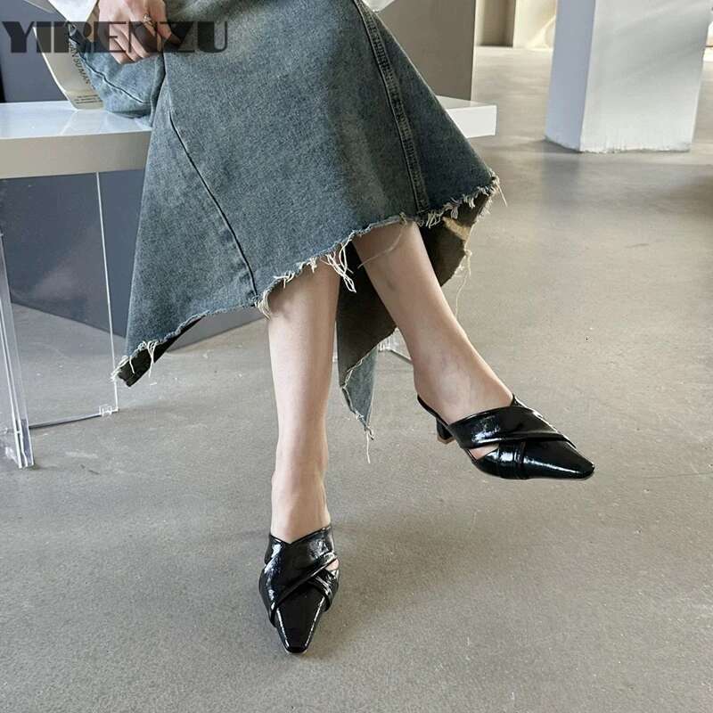 New Pointed-toe Sexy Elegant Fashionable Women's Shoes with Shallow Mouth and Hollow Breathable/Comfortable Slippers