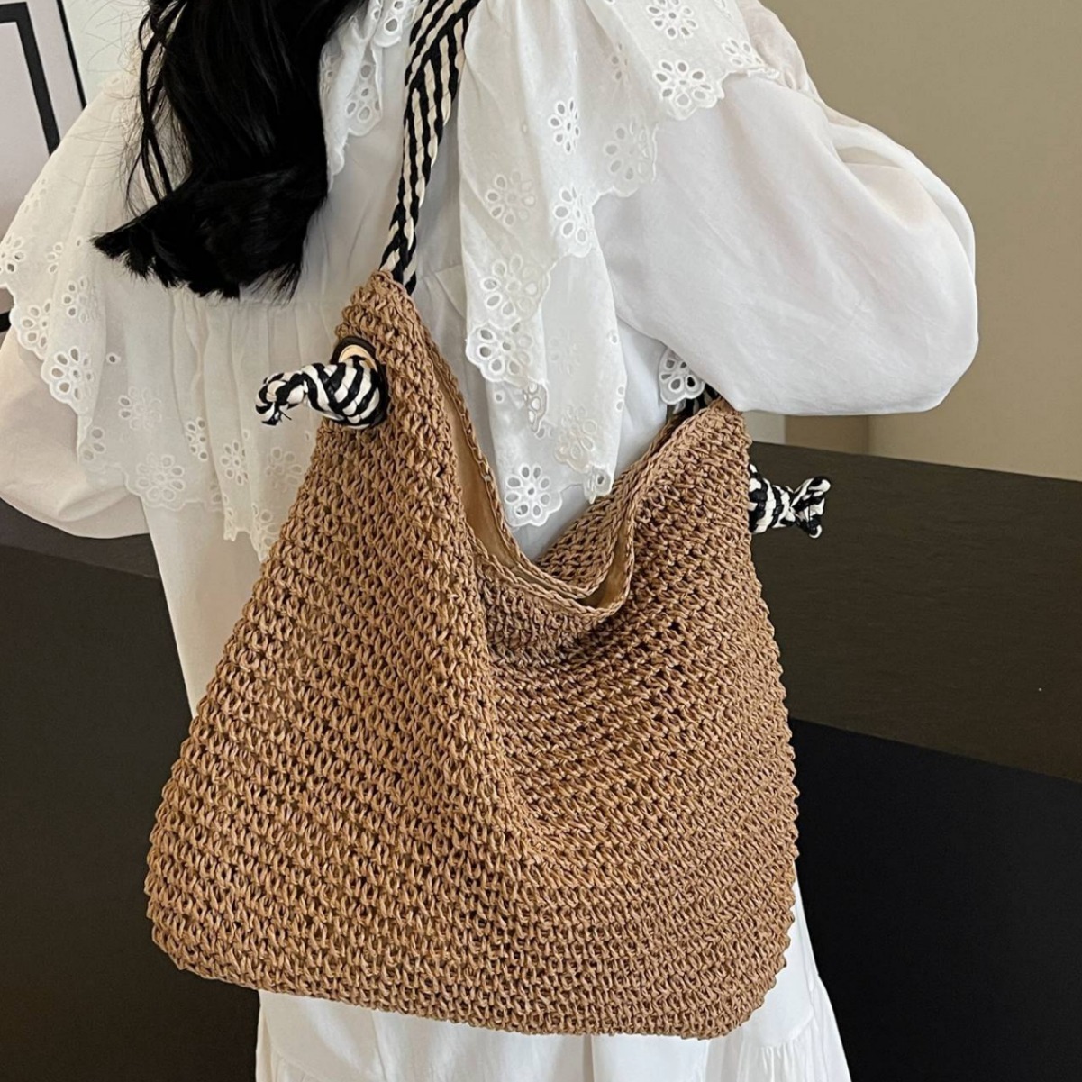 High quality new bag for vacation beach grass ladies 2025 designer new lazy style woven bag, large capacity fashionable single shoulder armpit bag