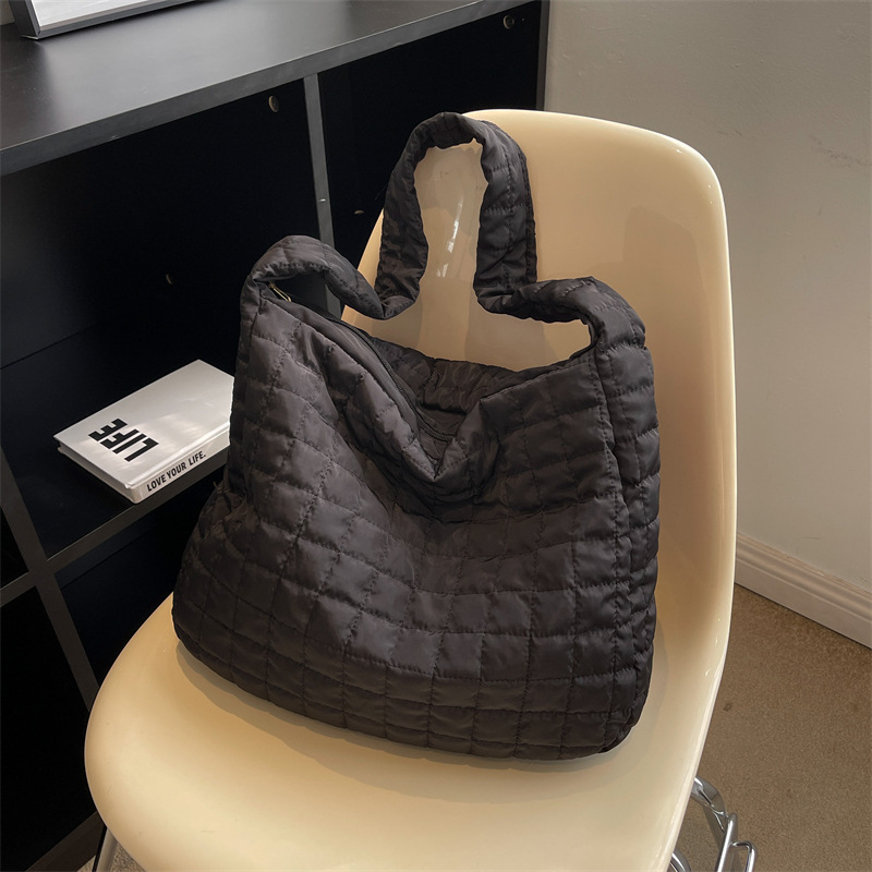 Space Down New Free Delivery Designer Bag Bag With Pleats And Large Capacity New Winter Cotton Clothing Luxury Bag Material Student Crossbody Bag One 