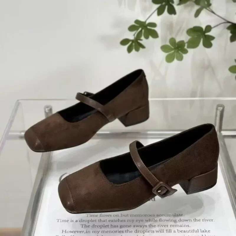 New Fashion Design Women's Flat Square Head Black Brown Casual Breathable Female Outdoor Woman Shoes