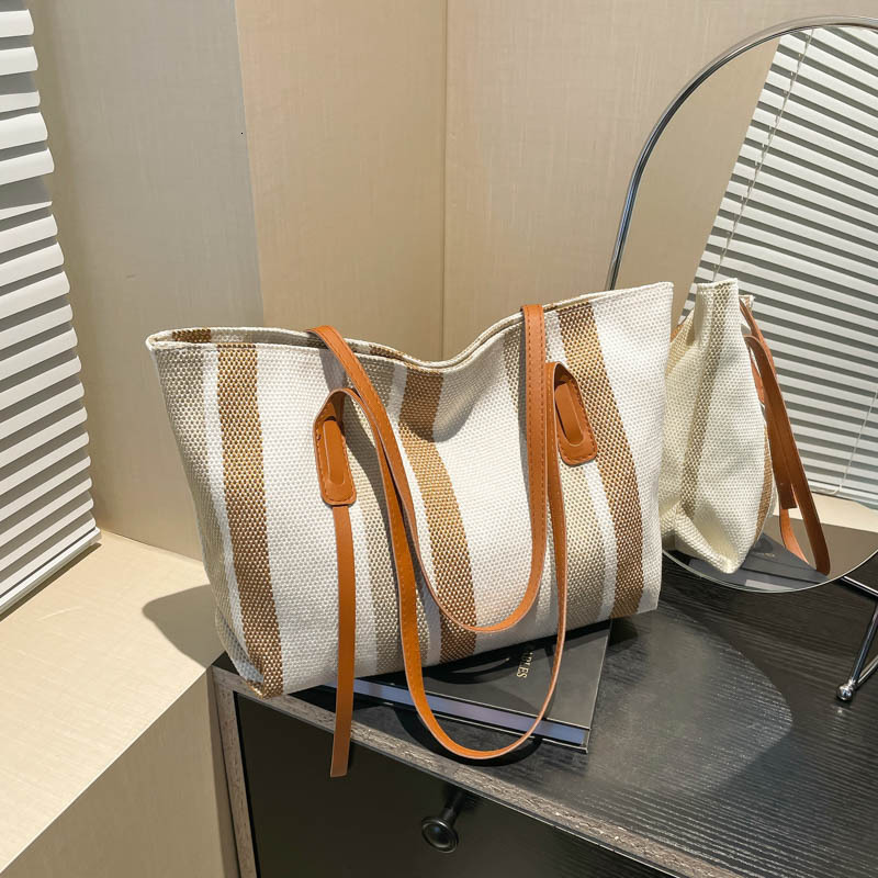 Free Delivery Designer Bag Large Capacity For Women 2025 Trendy And Fashionable One Shoulder Underarm Tote Women's Spring/summer Western Stripe B