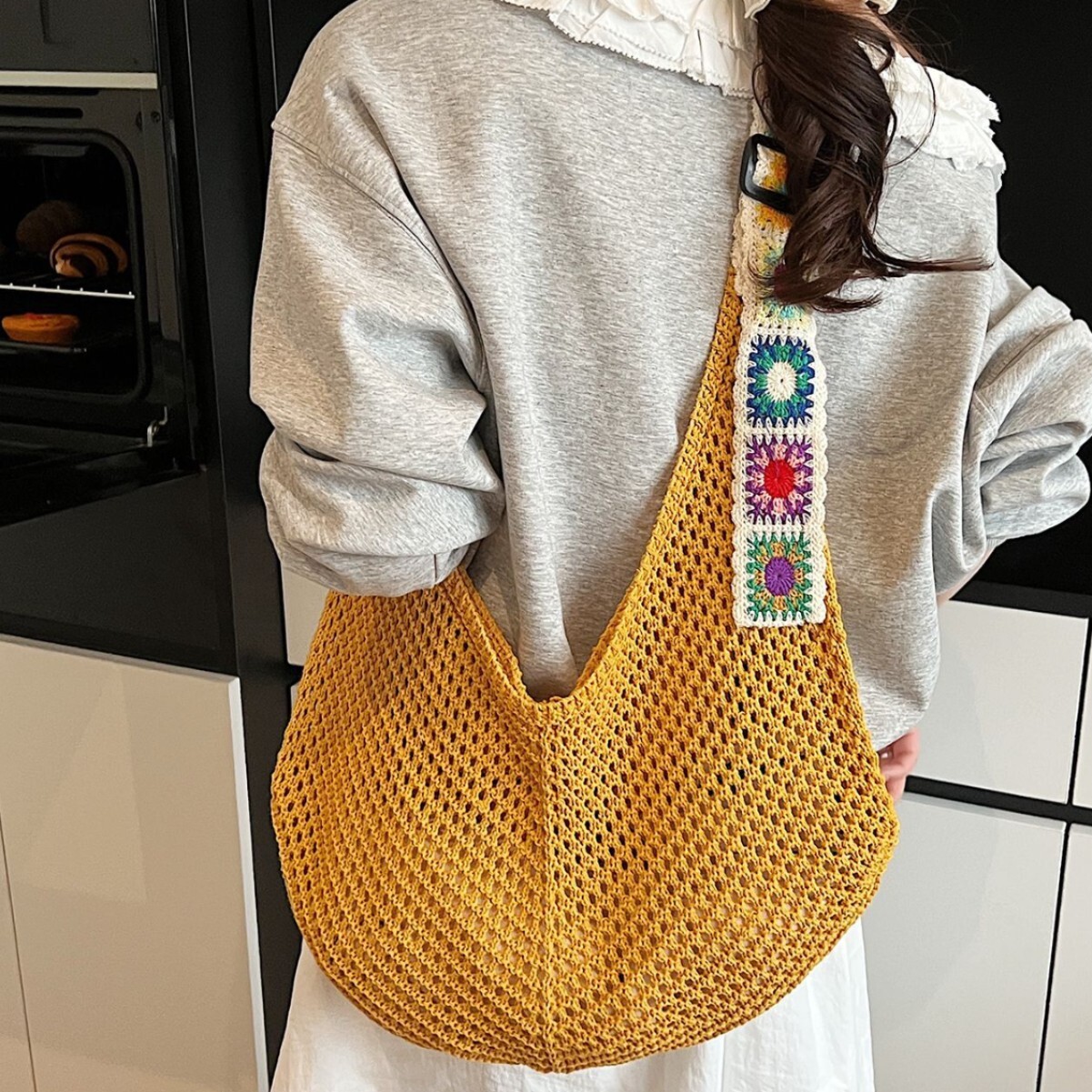 New Women's Small Fresh Knitted Hollow Shoulder New Ethnic Style Designer Crochet Cap Large Capacity Beach Bag Grass Woven Bag Versatile Simple S