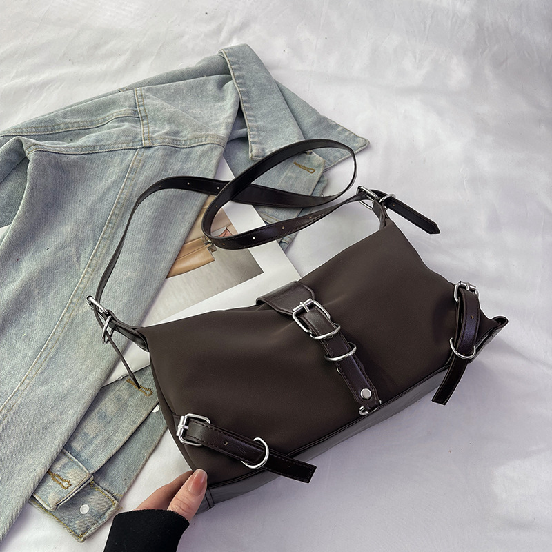 Free Delivery Designer Bag French Style Niche Armpit Sweet Cool Spicy Girl Winter Maillard Style Ins Women's Shoulder Relaxed Crossbody Luxury Ba