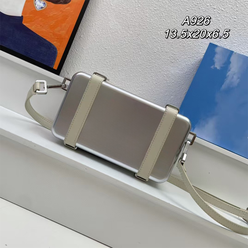Designer Clutch Bag Simple Mini Crossbody Bag Portable Wash Bag Frosted Aluminium Small Luggage Bag