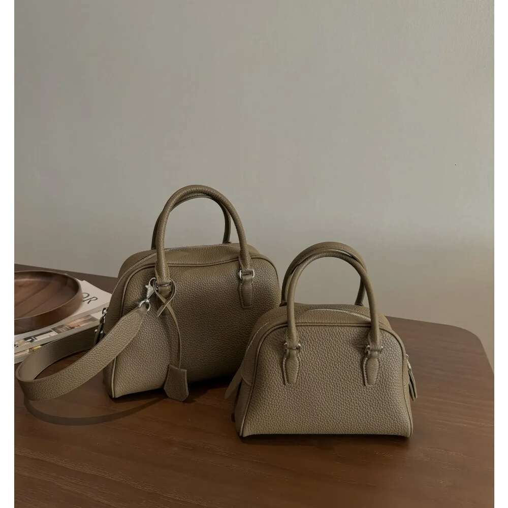 High Quality Designer Bags New First-Layer Cowhide Bowling Minimalist High-Quality Handbag Retro Boston Crossbody Shoulder Bag Women Luxury Bag
