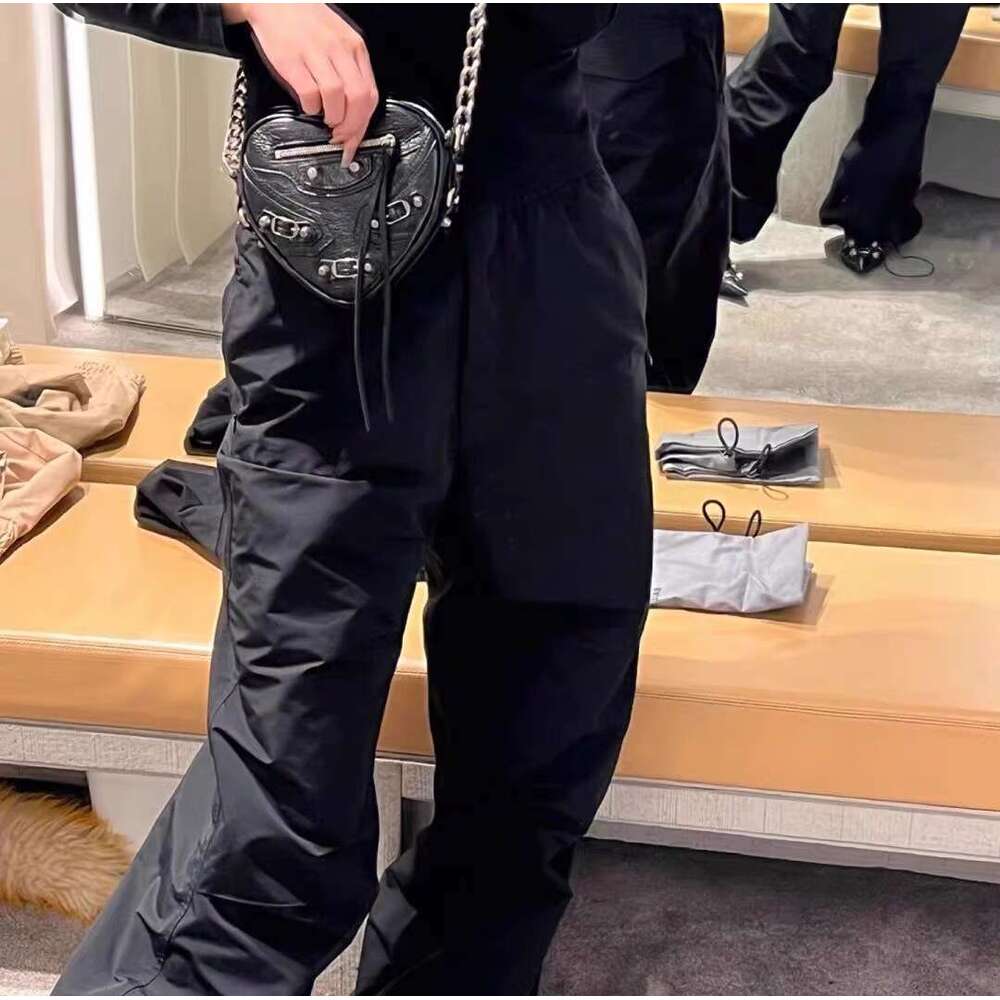 Super popular internet celebrity with the same style B home dark willow nail heart shaped motorcycle rivet design peach crossbody bag women s