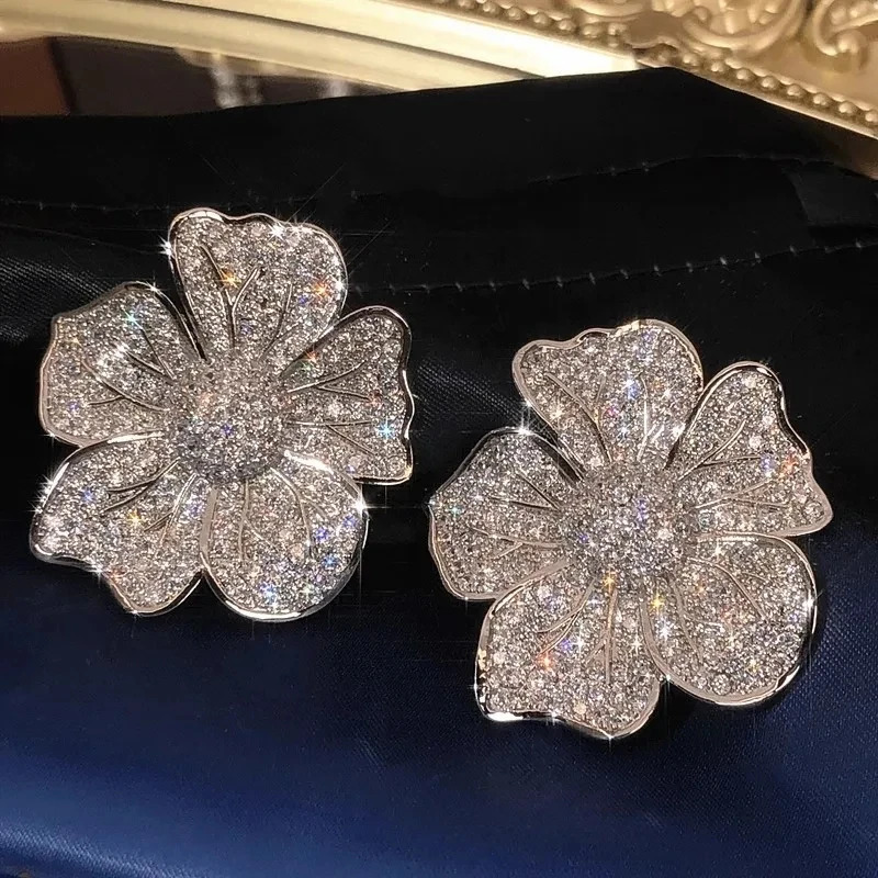 Exaggerated Inlaid Zircon Bright Exquisite Large Flower Earrings for Ladies Elegant Fashion Jewelry Banquet Accessories 250515