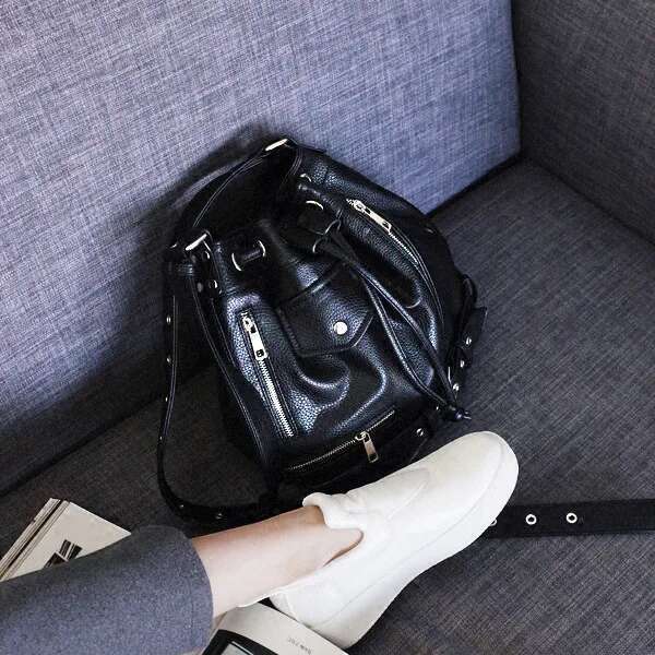 NIGEDU Rock Style Women Shoulder Bag Punk Rivet Messenger Bags PU Leather Handbags Female Designer Motorcycle Bucket Totes Black