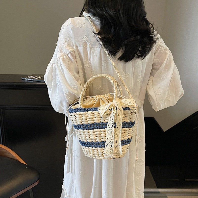2025 New Seaside Vacation Style Handheld Vegetable Basket for Women with Hollow out Splicing and Weaving Large Capacity Single Shoulder Crossbody Bag