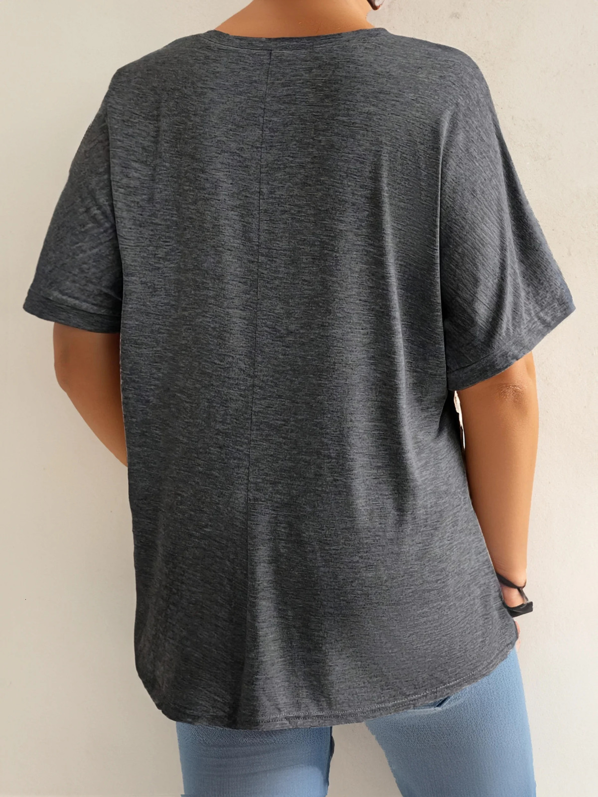 Plus Size Womens V-Neck Short Sleeve Casual T-Shirt with Front Pockets Comfortable and Stylish Top 250515