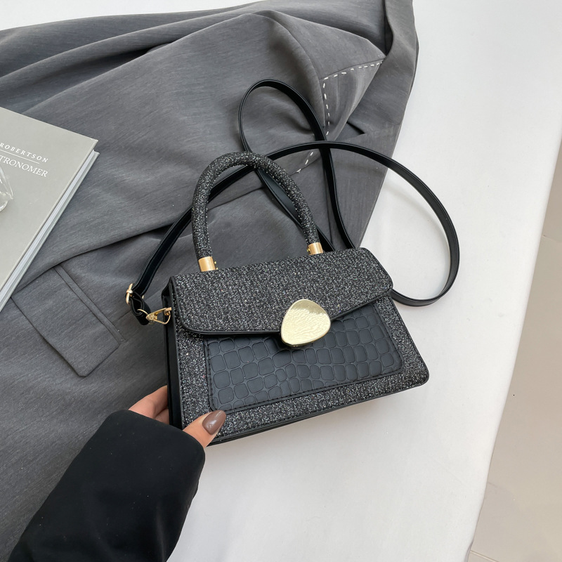 This Year's Personalized Trend Fashion Women's 2025 Fresh New Free Delivery Designer Bag Contrasting Color Crocodile Pattern Luxury Bag Sing