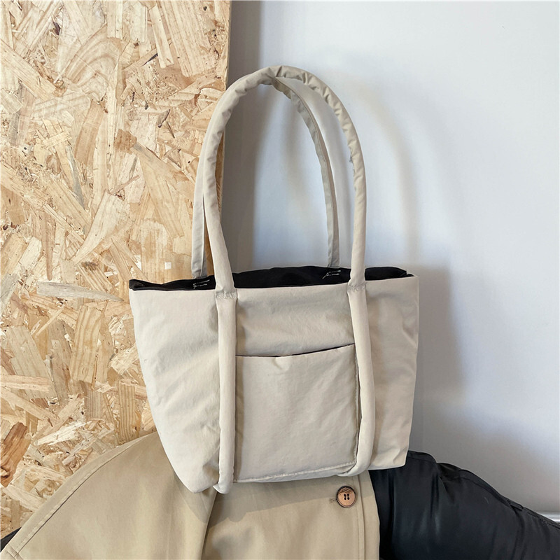 Free Delivery Designer Bag Autumn Winter Women's Shoulder Large Capacity Polyester Niche Design Commuting Versatile And Fashionable 2025 Tote For