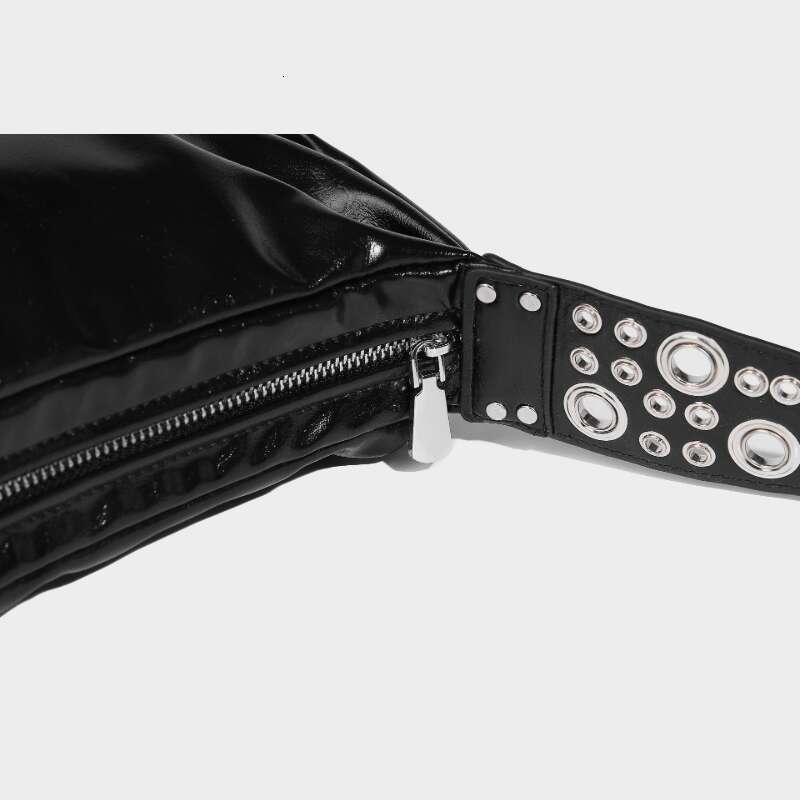 High-end Punk Style Women's crescent Saddle Shoulder Bag Fashionable Medieval Underarm Drawstring Design Handbag