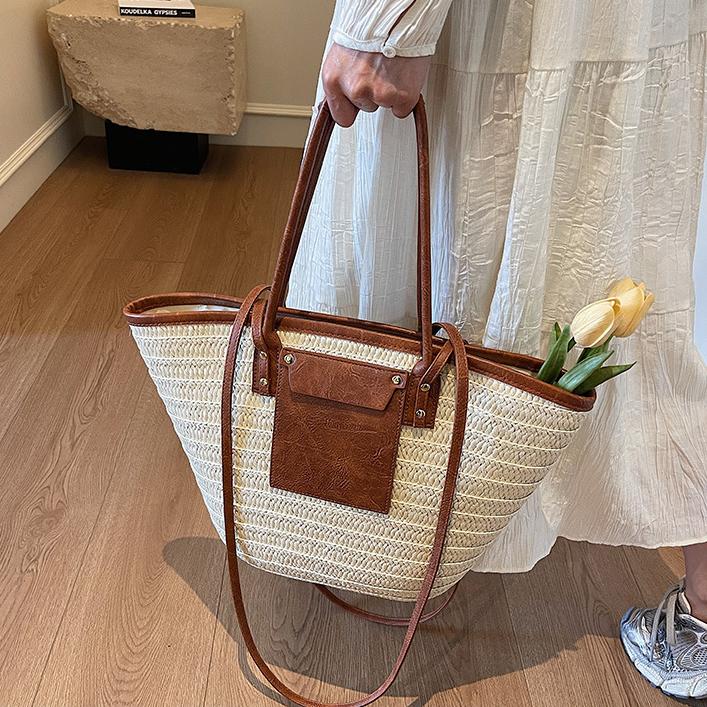free shipping 2025 new hot designer Shoulder Bags for women Handbag Weaving large capacity beach bag casual tote brown