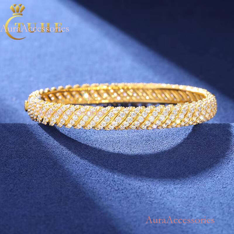 Hiphop Style Rapper Jewlery Sterling Sier VVS Moissanite Dia Iced Out 8mm Twisted Shape Bangle Bracelet