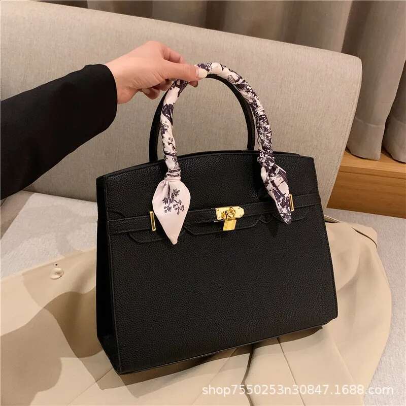 2025 New Hot Selling Fashion Women's Multi Functional Style Horseback Underarm Bag Diagonal Silk Scarf Handbag