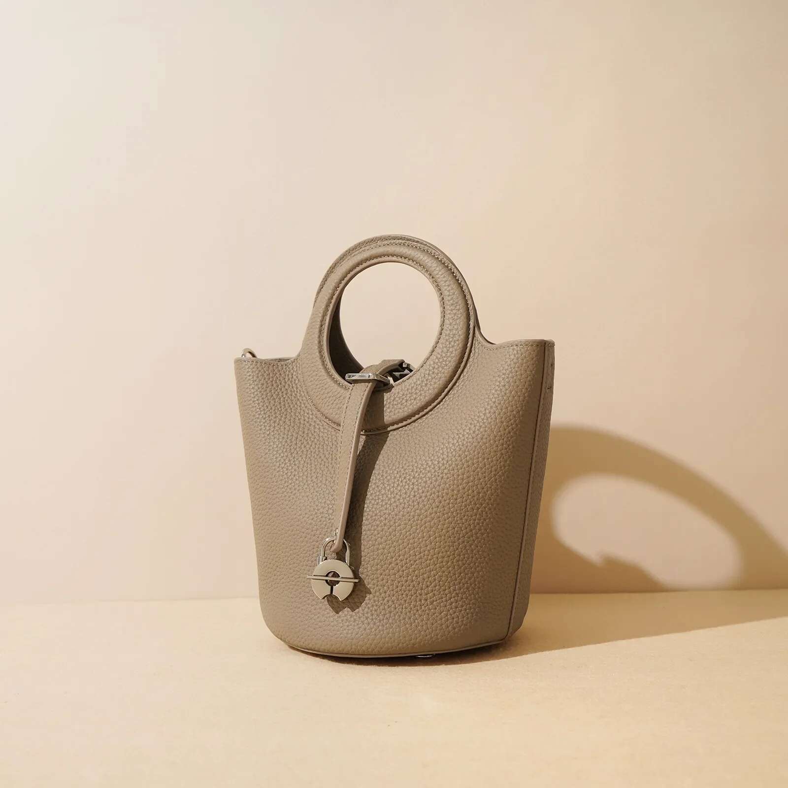 Genuine Leather Women's Small Bucket Vegetable Basket Head Layer Cowhide New Handbag Shoulder Crossbody Designer Bag