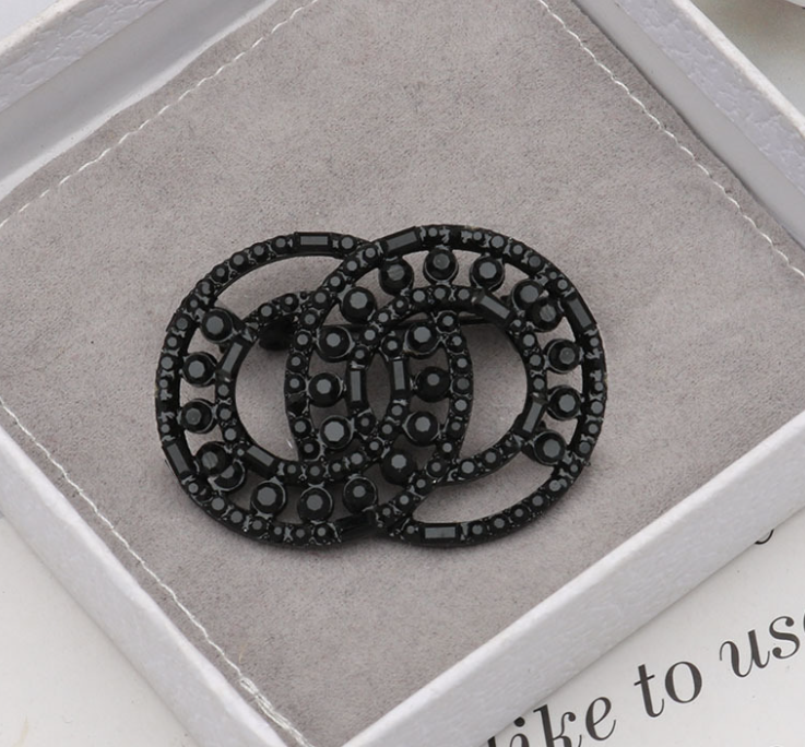 20colors Luxury Brand Designer Letters Brooches Famous Double Letter Pins Tassel Pearl Brooch Rhinestone Suit Pin Jewelry Accessories