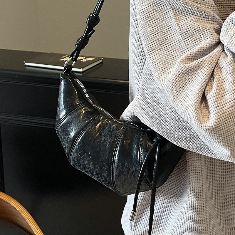 New Free Bag 2025 New Niche Design Trend Simple Solid Color Horn Multi functional Commuting Fashion Women's Single Shoulder Crossbody Bag