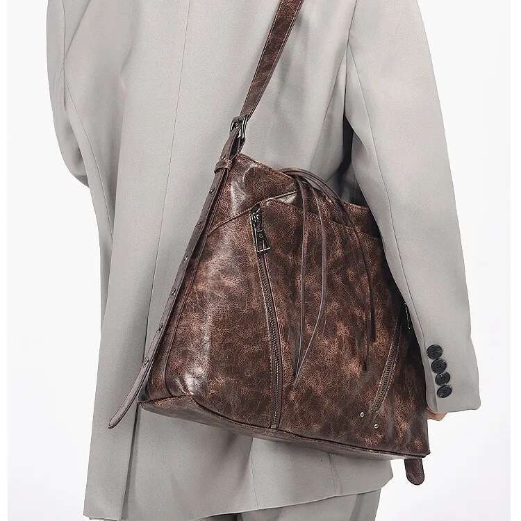 European/American Oil Wax Leather Square Large Capacity Shoulder Light Fashion High-End Feeling Crossbody Bag