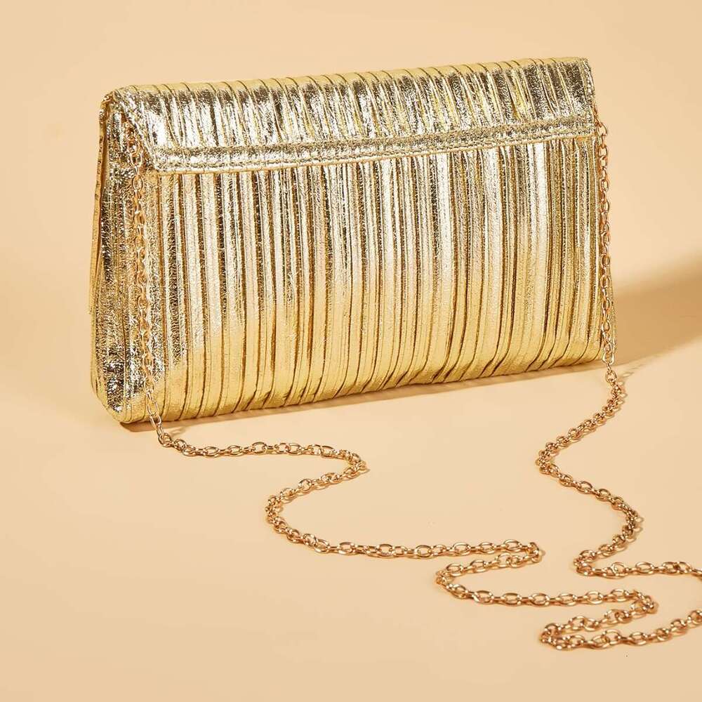Design pleated fashionable metallic shiny hand-held simple and versatile evening bag, women's bag hot selling item, 2025 new casual fashion trend