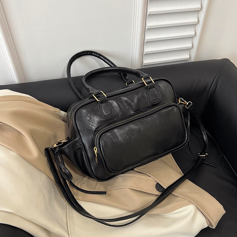 Free Delivery Designer Bag Handheld Fashion Versatile Bowling For Women 2025 Autumn/winter Collection Simple Casual Shoulder Texture Crossbody Bag Tre