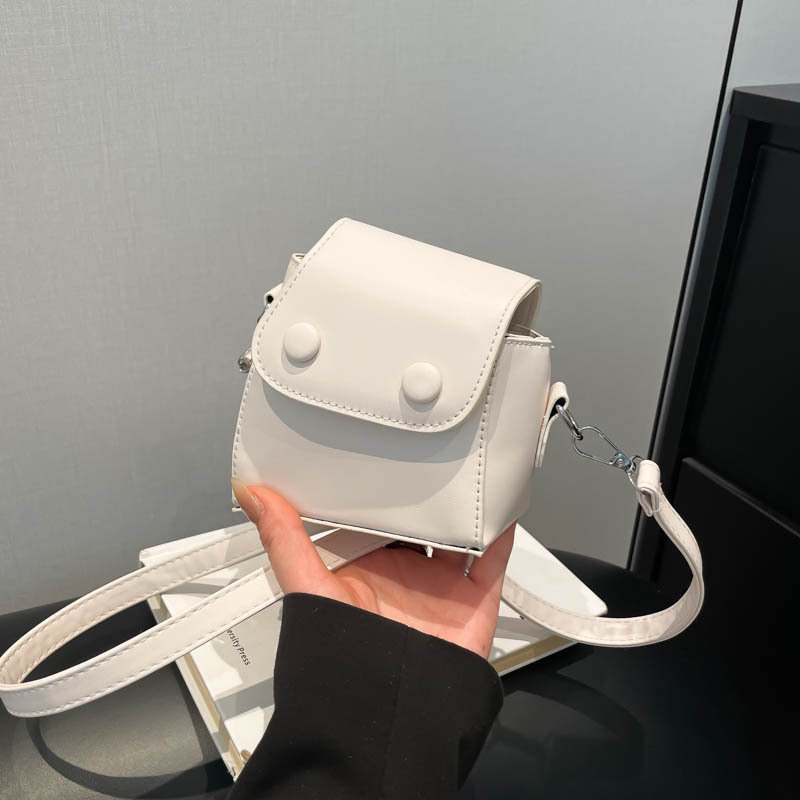 Small Niche Design Highend Mini Lipstick Bag Women's New Free Delivery Designer Bag 2025 New Trendy And Fashionable Commuting Single Shoulder Cro