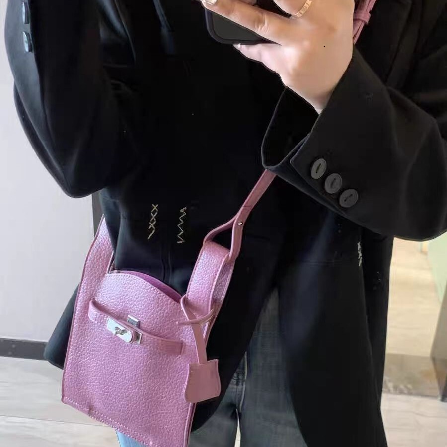 Pingti Japanese And Korean Instagram Influencers With The Same 2025 Spring/Summer Lock Exquisite Small Women's Phone Bag, Crossbody Kelly Bag