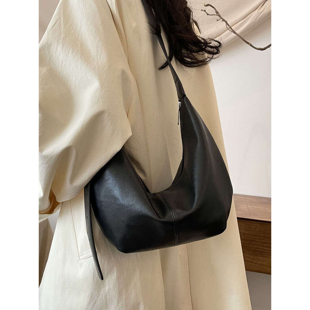 Maillard style super popular niche for women 2025 new versatile crossbody autumn and winter brown dumpling bag
