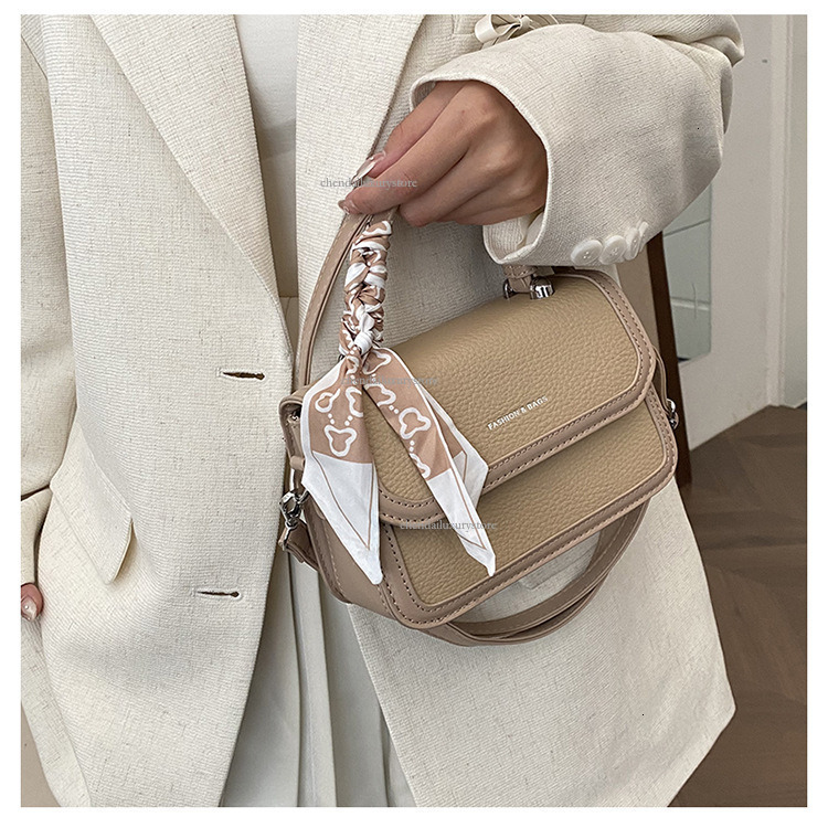 Free Shipping Designer Bag Women's Internet Popular Small Square Scarf Contrast Fashion One Shoulder Crossbody Bag Letter Printing Simple Square 