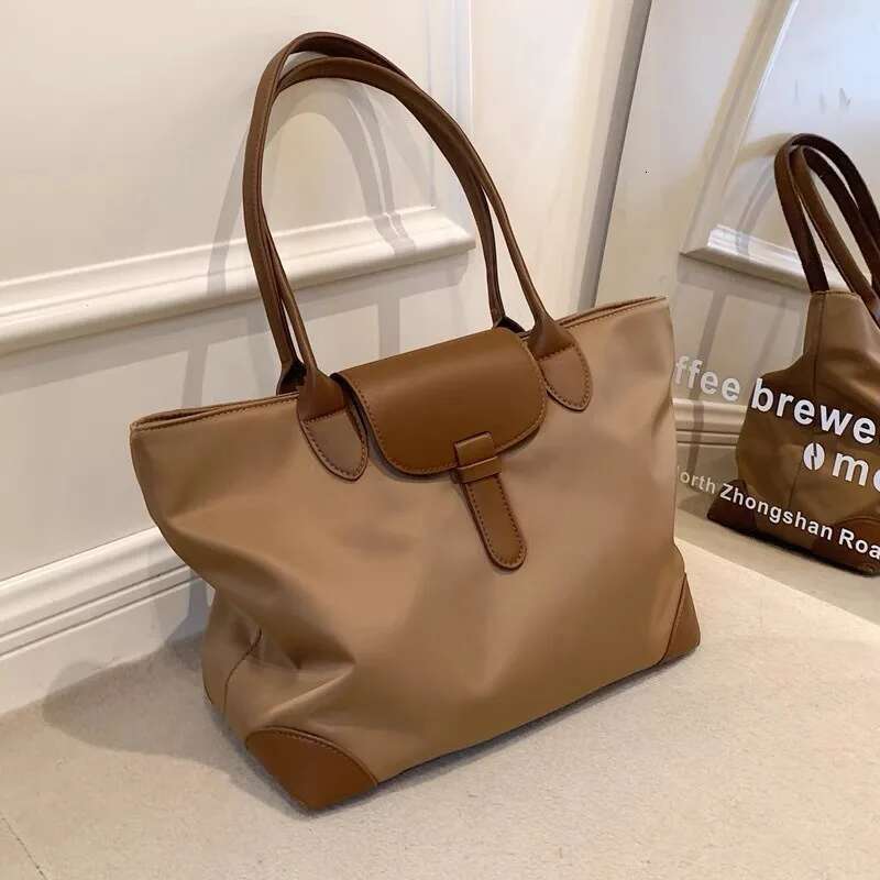 High capacity women's fashionable and casual nylon handbag, mommy shopping commuting bag, one shoulder tote bag