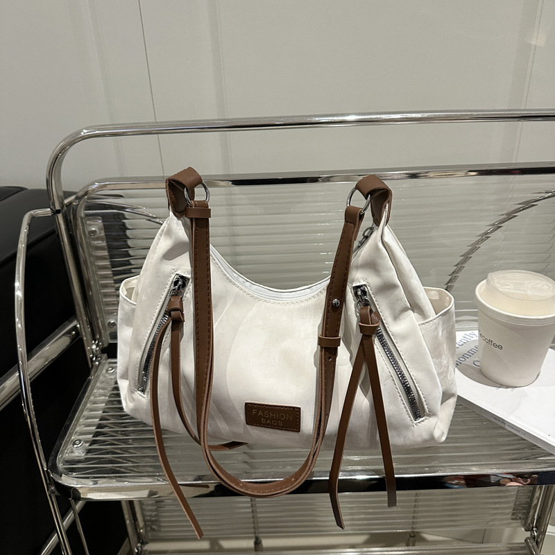 Spring And New Free Delivery Designer Bag Summer Large Capacity 2025 New Commuter Leisure Crossbody Luxury Bag High Beauty Shoulder Tote Women's 