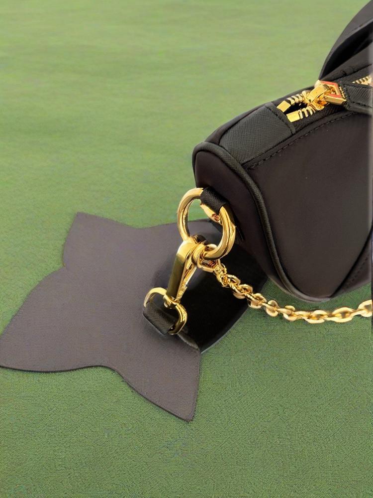 French niche bag fashion new versatile high-end crescent texture single shoulder crossbody bag armpit bag Sling bag