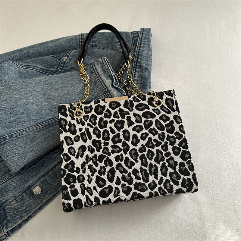 Free Delivery Designer Bag End Large Capacity Commuting Chain Shoulder 2025 Spring New Versatile Ins Armpit Tote For Women Luxury Bag