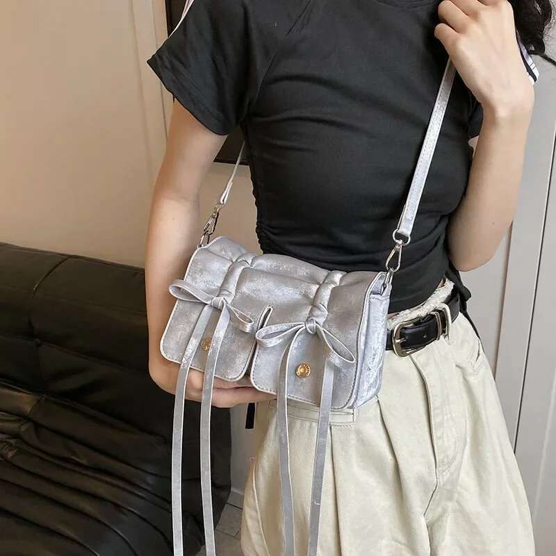 2025 Summer Fashion Women's Elegant Pleated Small Square Handbag - A Minimalist, Trendy Niche Single Shoulder Bag