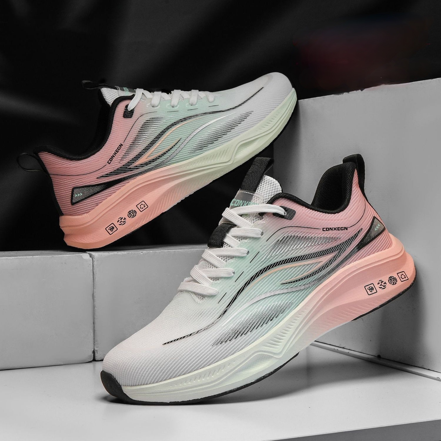 Men's Fashion trend Travel Breathable and comfortable Running Low top light fashion shoes China-Chic style sneakers