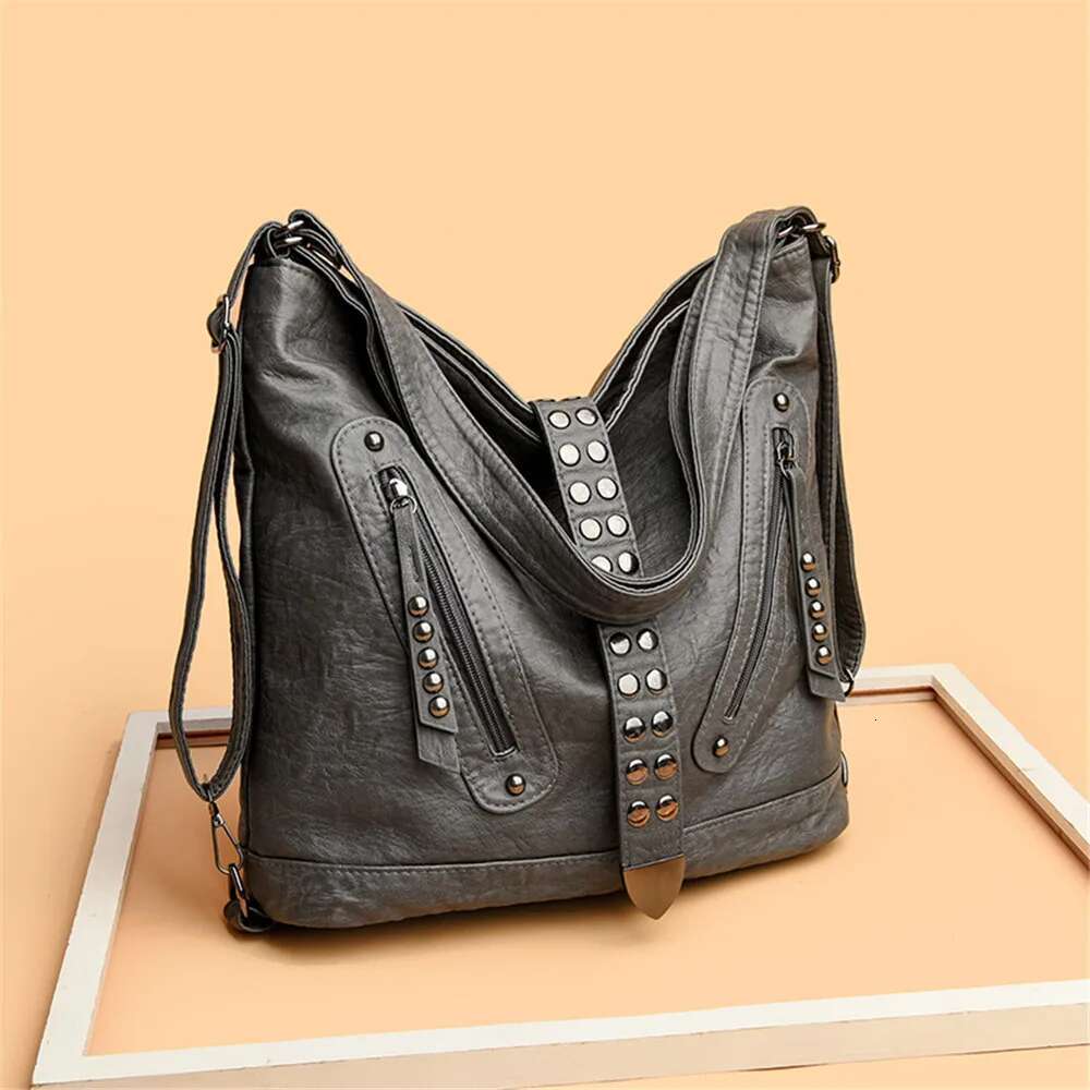 Women's Brand Backpacks Vintage Soft PU Shoulder Bags Women Rivets Designer Backpack Large Capacity School Bag Female