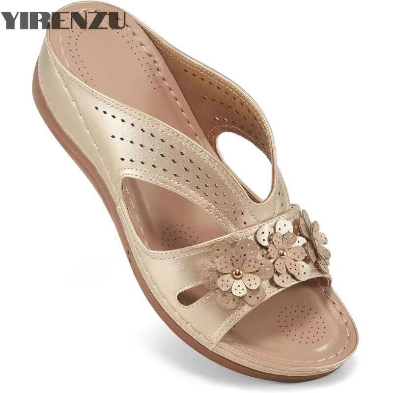 New Women's Slippers Casual Flower Hollow Wedge Beach Shoes Outdoor Fashion Platform Comfortable Non-slip Sandals Plus size 43