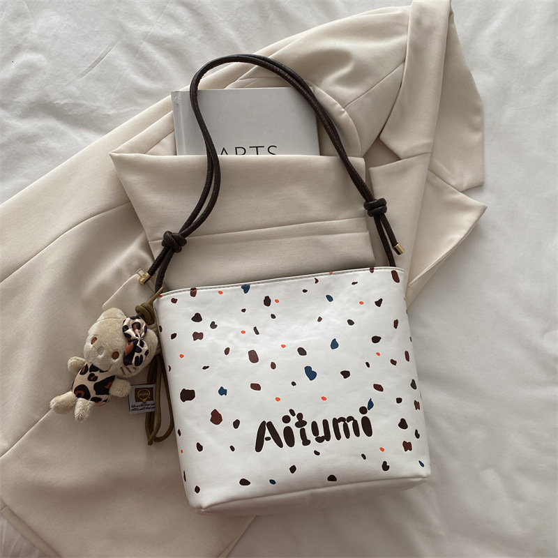 Free Delivery Designer Bag Winter Women's 2025 New Simple Casual Daily Versatile Trend Korean Version Single Shoulder Crossbody Bucket For Women 
