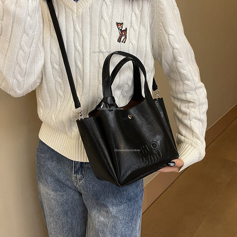 Designer Bag, Free Shipping, Women's Soft Leather Simple Handbag, Multifunctional, Portable, Large Capacity Bucket Bag, Fashionable And Versatile