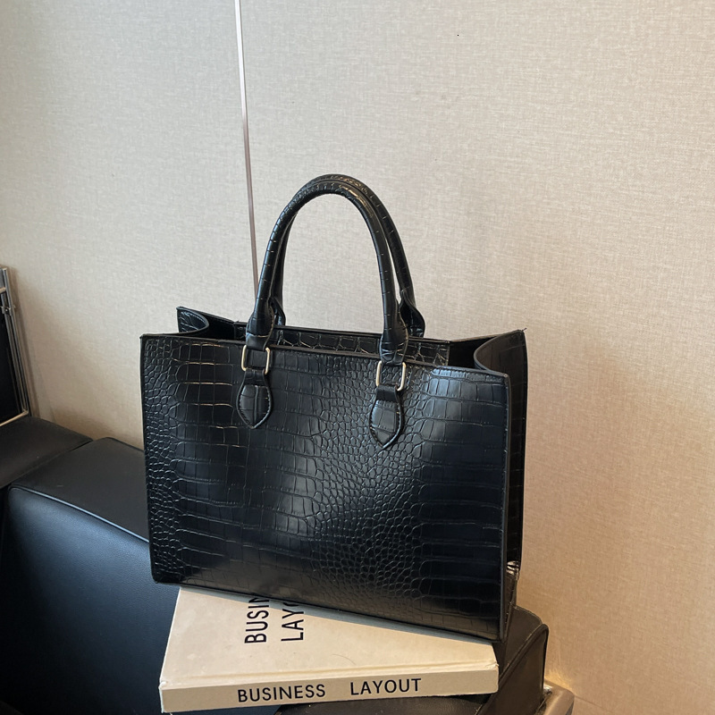 New Free Delivery Designer Bag 2025 Spring/summer New Large Capacity Tote Simple Style Handheld Shoulder Casual Crossbody Bag High Luxury Bag End Fema