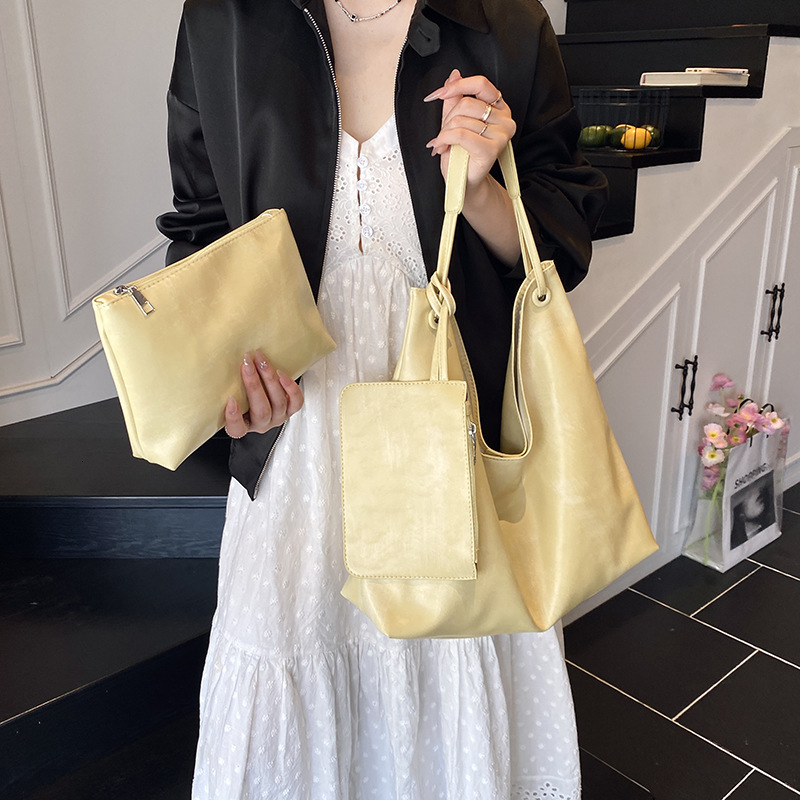 2025 Summer New Korean Trendy High Quality Texture Commuter Underarm for Women, Fashion Versatile, and Niche Design Shoulder Bag