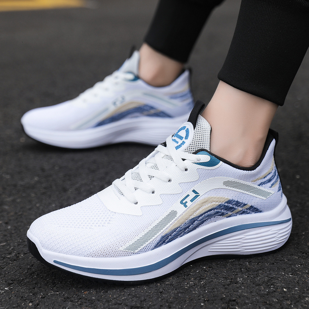 Men's sports 2025 spring new men's casual low heel trendy Korean version dad shoes