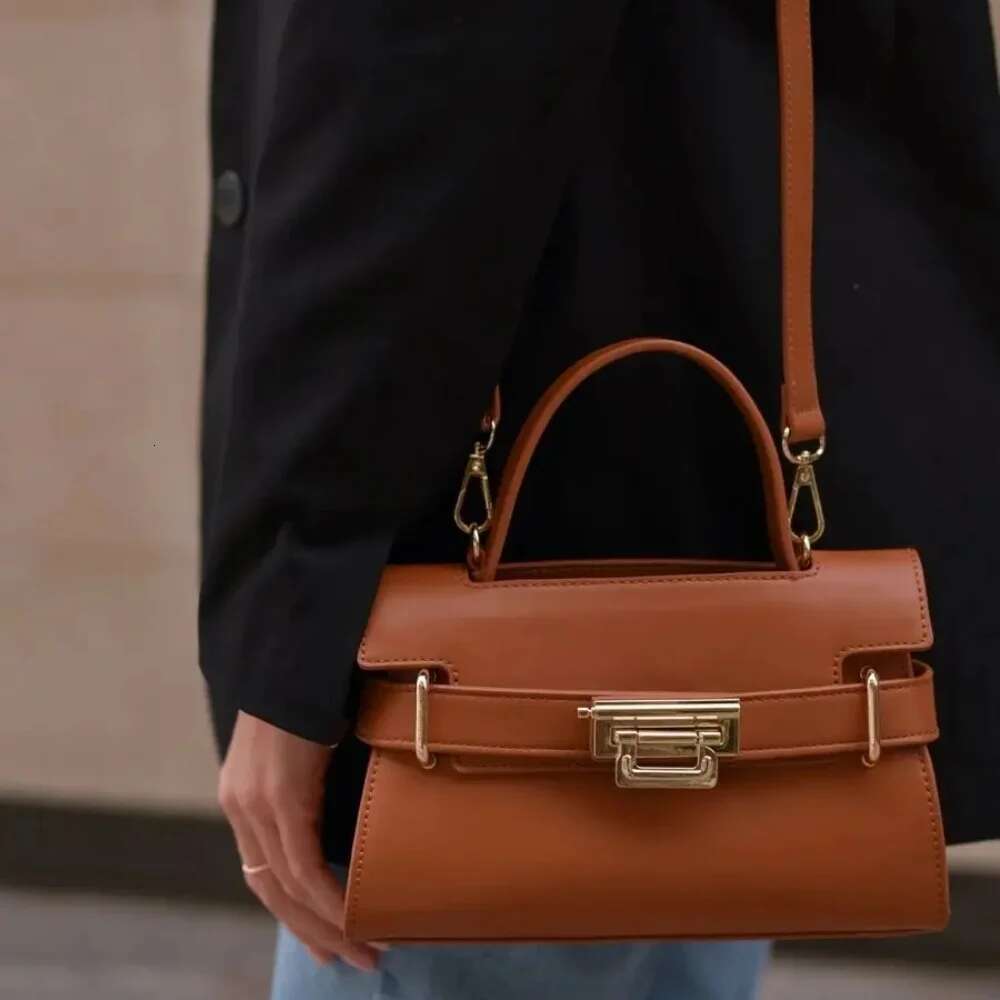 Women's Mini Fashion Handbag Shoulder Business Commuter Bag